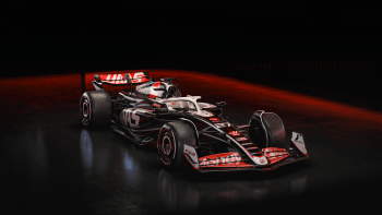 F1哈斯壁纸