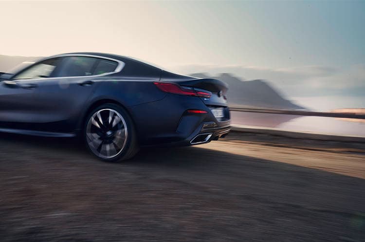 宝马 8系 m850i xdrive gran coupe 高清全屏壁纸