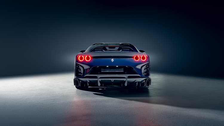 法拉利 812 Competizione A 高清全屏壁纸