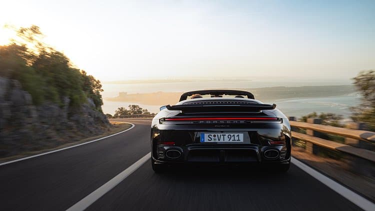 保时捷 911 Turbo S 高清全屏壁纸