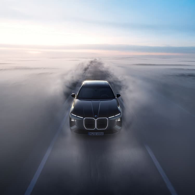 宝马 7系 740 xDrive 高清全屏壁纸