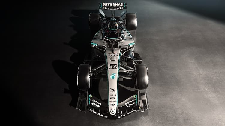 F1 奔驰 W17 E  Performance 高清全屏壁纸
