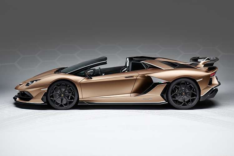 兰博基尼 Aventador SVJ ROADSTER 高清手机竖屏壁纸