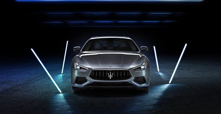 玛莎拉蒂 Ghibli Hybrid 高清全屏壁纸