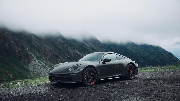 保时捷 911 Carrera 4 GTS Sonderwunsch 高清全屏壁纸