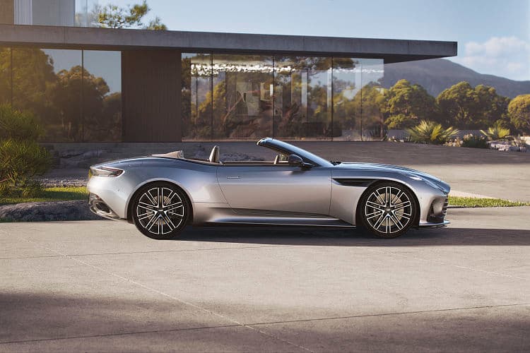 阿斯顿·马丁 DB12 volante 高清全屏壁纸