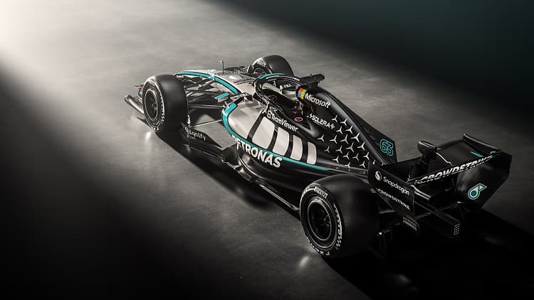 F1 奔驰 W17 E  Performance 高清全屏壁纸