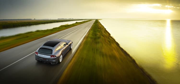 法拉利 GTC4Lusso  高清全屏壁纸