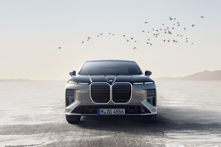 宝马 7系 740 xDrive 高清全屏壁纸