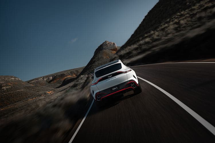 阿斯顿·马丁 DBX S 高清全屏壁纸