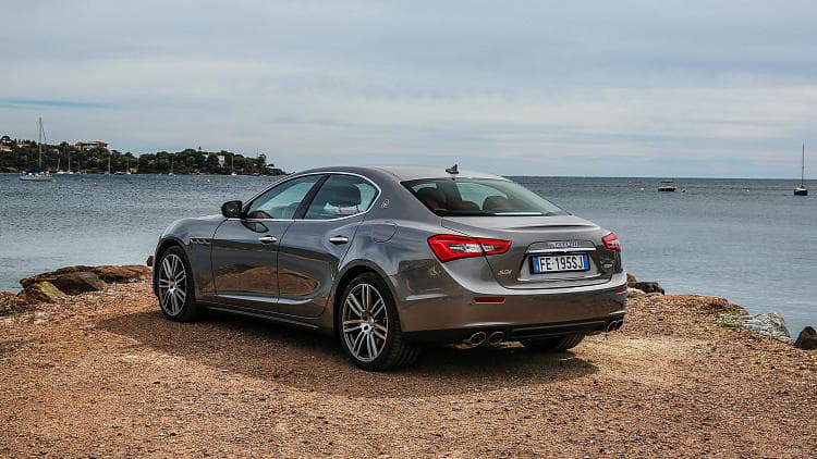 玛莎拉蒂 Ghibli  高清全屏壁纸