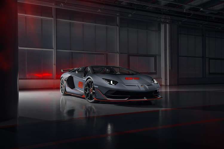 兰博基尼 Aventador SVJ ROADSTER 高清手机竖屏壁纸