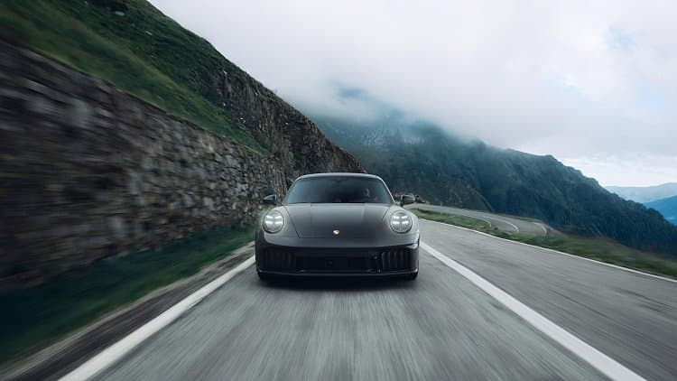 保时捷 911 Carrera 4 GTS Sonderwunsch 高清全屏壁纸