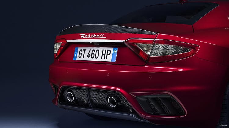 玛莎拉蒂 GranTurismo  高清全屏壁纸