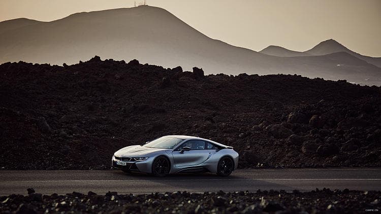 宝马 i8 roadster 高清全屏壁纸