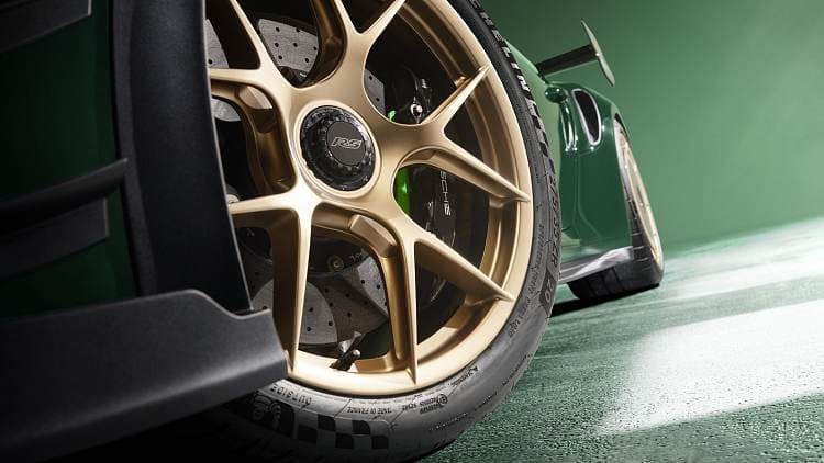 保时捷 911 GT3 RS with Manthey Kit 高清全屏壁纸