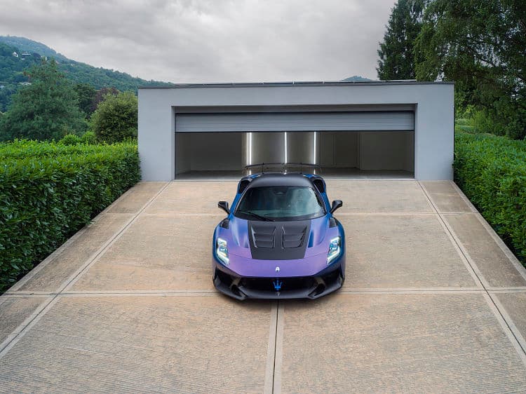 玛莎拉蒂 GT2 stradale 高清全屏壁纸