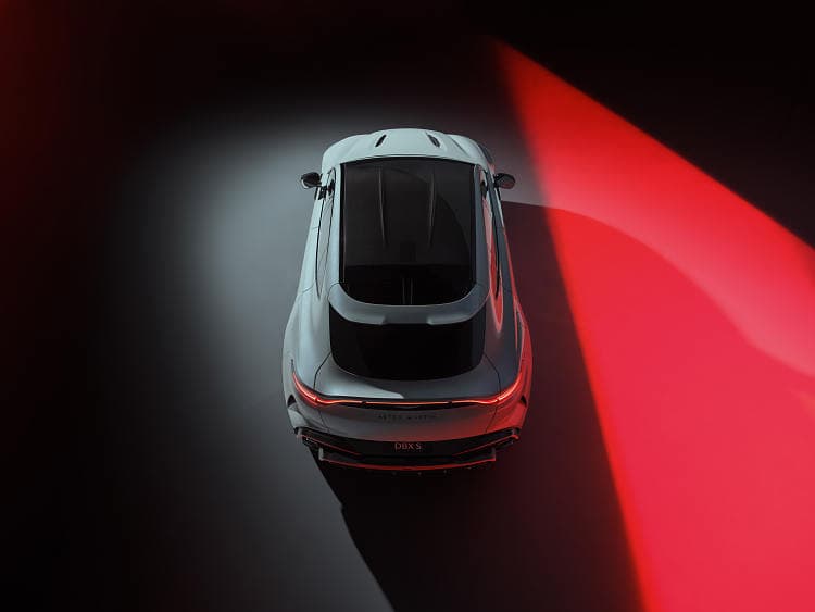 阿斯顿·马丁 DBX S 高清全屏壁纸