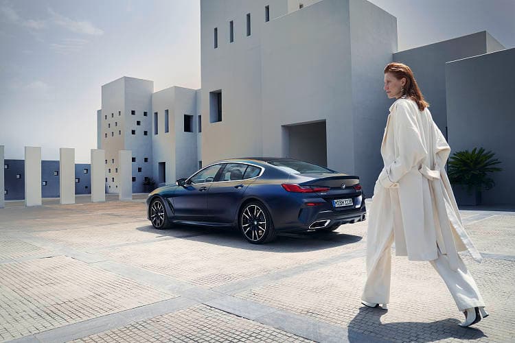 宝马 8系 m850i xdrive gran coupe 高清全屏壁纸