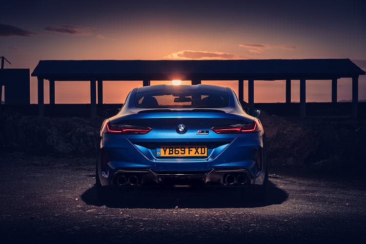 宝马 M8 competition coupe 高清全屏壁纸