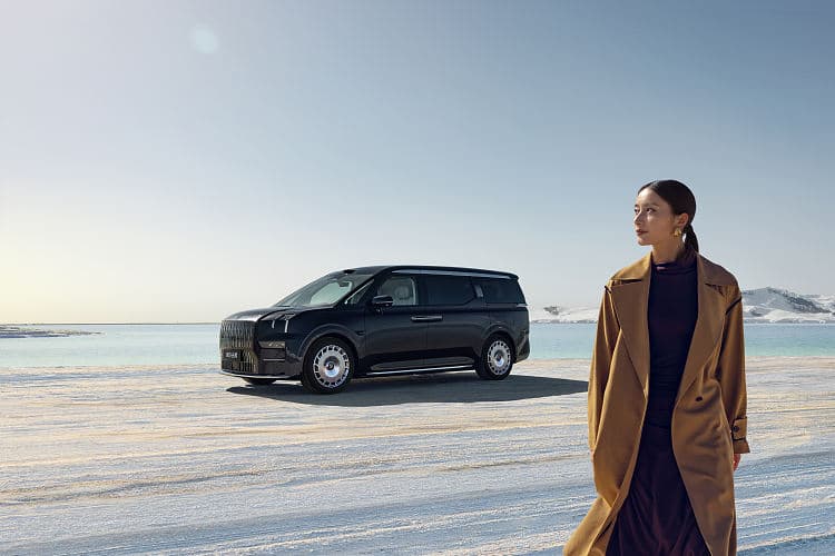 极氪 009 光辉 高清全屏壁纸