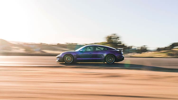 保时捷 Taycan Turbo GT with Weissach package 高清全屏壁纸