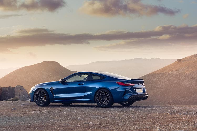 宝马 M8 competition coupe 高清全屏壁纸