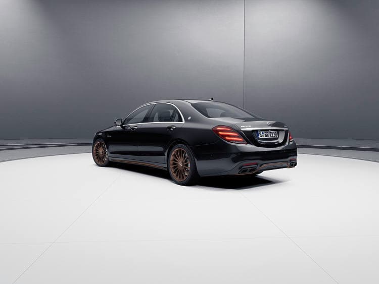 奔驰 AMG S 65 终极版 高清全屏壁纸