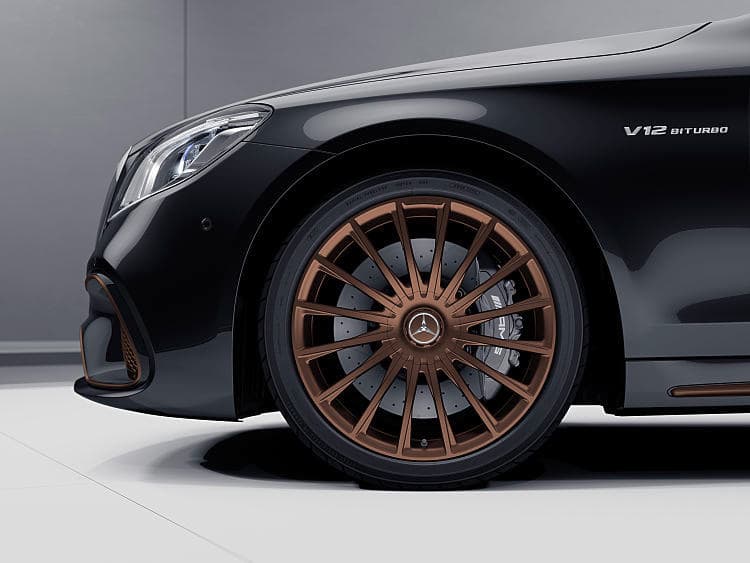 奔驰 AMG S 65 终极版 高清全屏壁纸