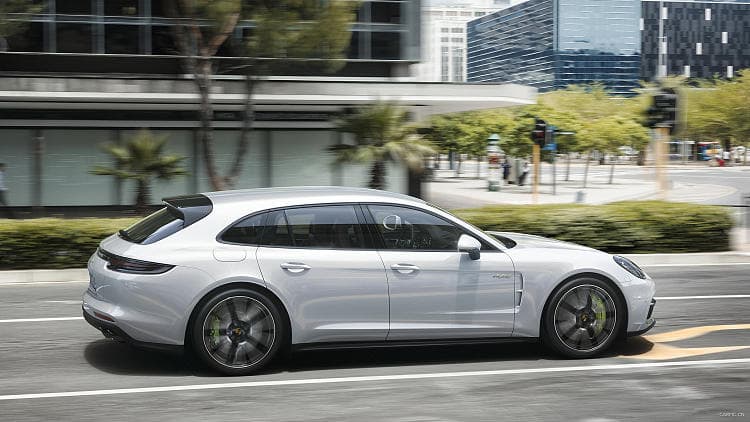 保时捷 Panamera sport turismo 高清全屏壁纸