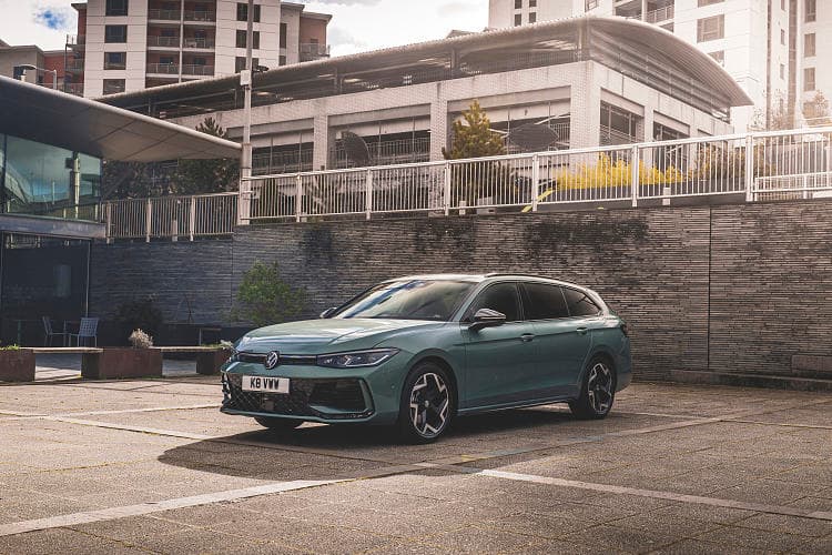大众 帕萨特 estate r-line 高清全屏壁纸