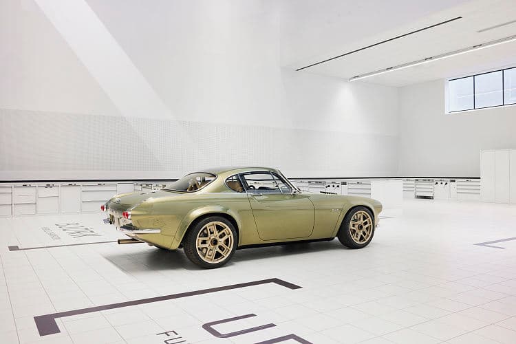 沃尔沃 P1800 GT Cyan 高清全屏壁纸