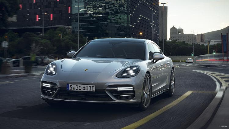 保时捷 Panamera turbo s e-hybrid 高清全屏壁纸