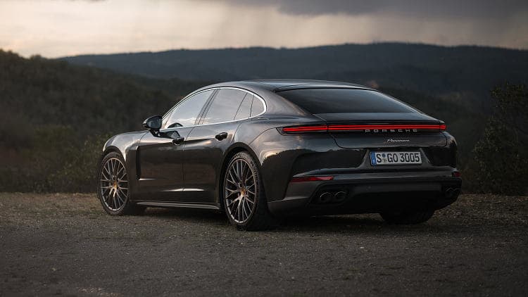 保时捷 Panamera  高清全屏壁纸