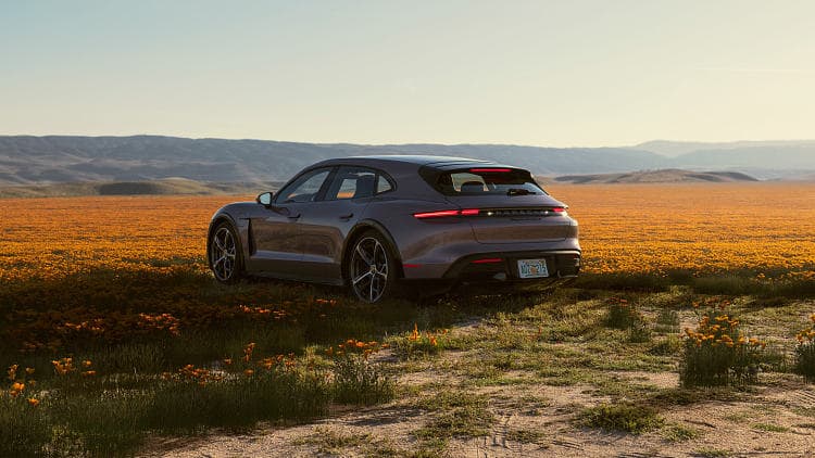 保时捷 Taycan turbo s 高清全屏壁纸