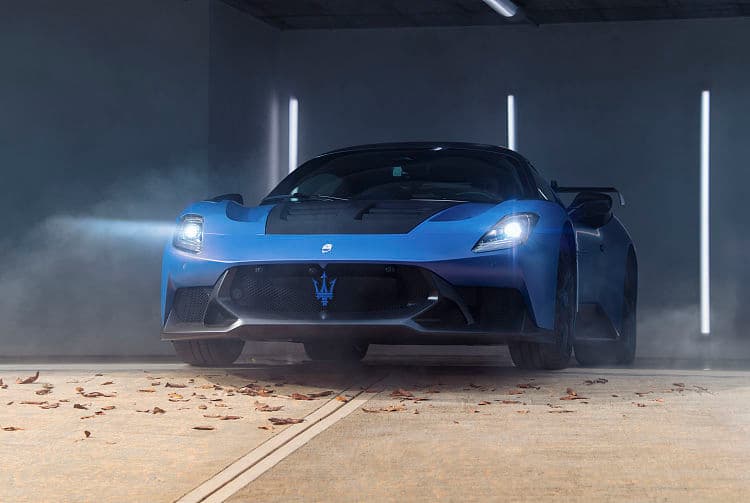 玛莎拉蒂 GT2 stradale 高清全屏壁纸