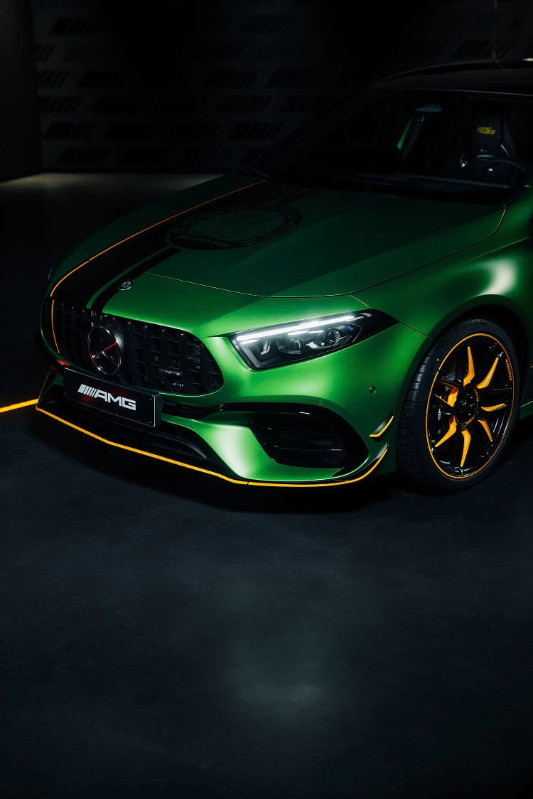 奔驰 AMG A 45 s 4matic final edition 高清全屏壁纸