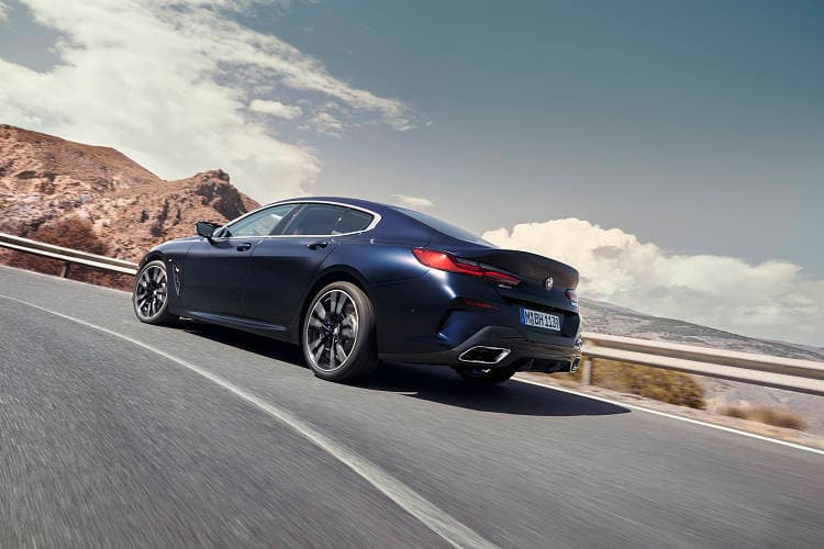 宝马 8系 m850i xdrive gran coupe 高清全屏壁纸