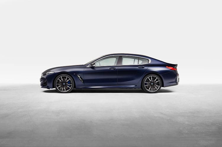 宝马 8系 m850i xdrive gran coupe 高清全屏壁纸
