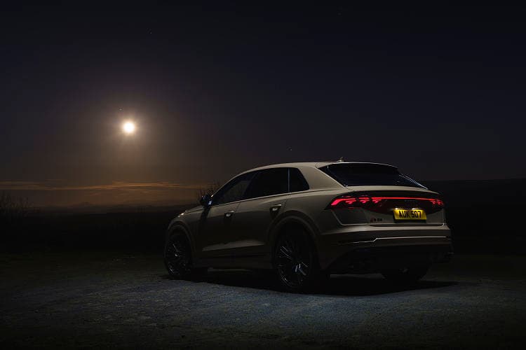 奥迪 SQ8 tfsi 高清全屏壁纸