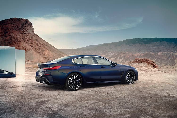 宝马 8系 m850i xdrive gran coupe 高清全屏壁纸