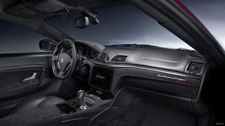 玛莎拉蒂 GranTurismo  高清全屏壁纸