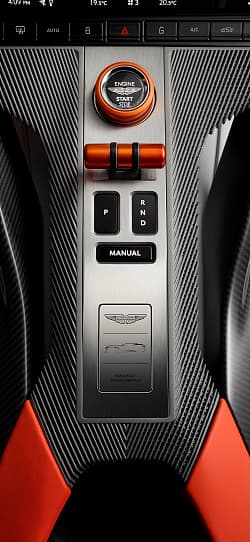阿斯顿·马丁 Valen 5.2L V12 高清手机竖屏壁纸