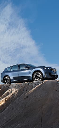 宝马 iX3 50 xDrive 高清手机竖屏壁纸