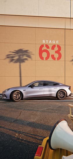 奔驰 AMG GT 53 Coupe 四门版 高清手机竖屏壁纸