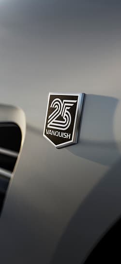 阿斯顿·马丁 Vanquish 25 高清手机竖屏壁纸