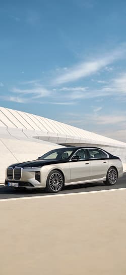 宝马 7系 740 xDrive 高清手机竖屏壁纸