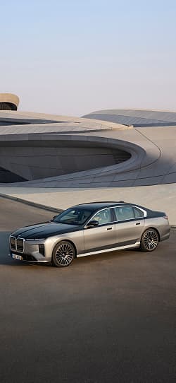 宝马 7系 740 xDrive 高清手机竖屏壁纸