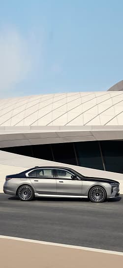 宝马 7系 740 xDrive 高清手机竖屏壁纸