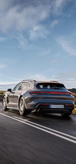 保时捷 Taycan GTS Sport Turismo 高清手机竖屏壁纸